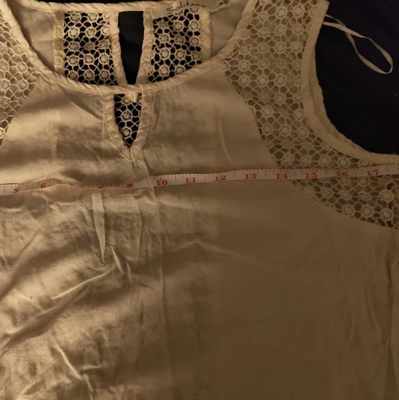 Crocheted back top - Picture 4 of 7